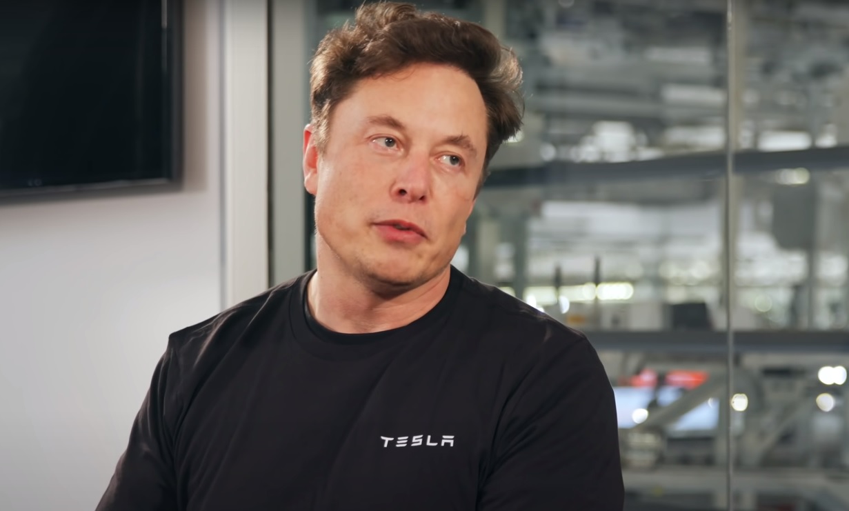 Elon Musk laski yhden Tesla-mallinsa hintaa, ja syy lienee olevan kilpailijan Lucid Air -mallin hinnoittelu.