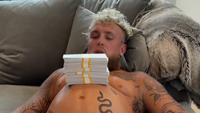 Jake Paul setelinippu mahansa päällä. Jake Paul haastaa Mike Tysonin hurjilla ehdoilla.